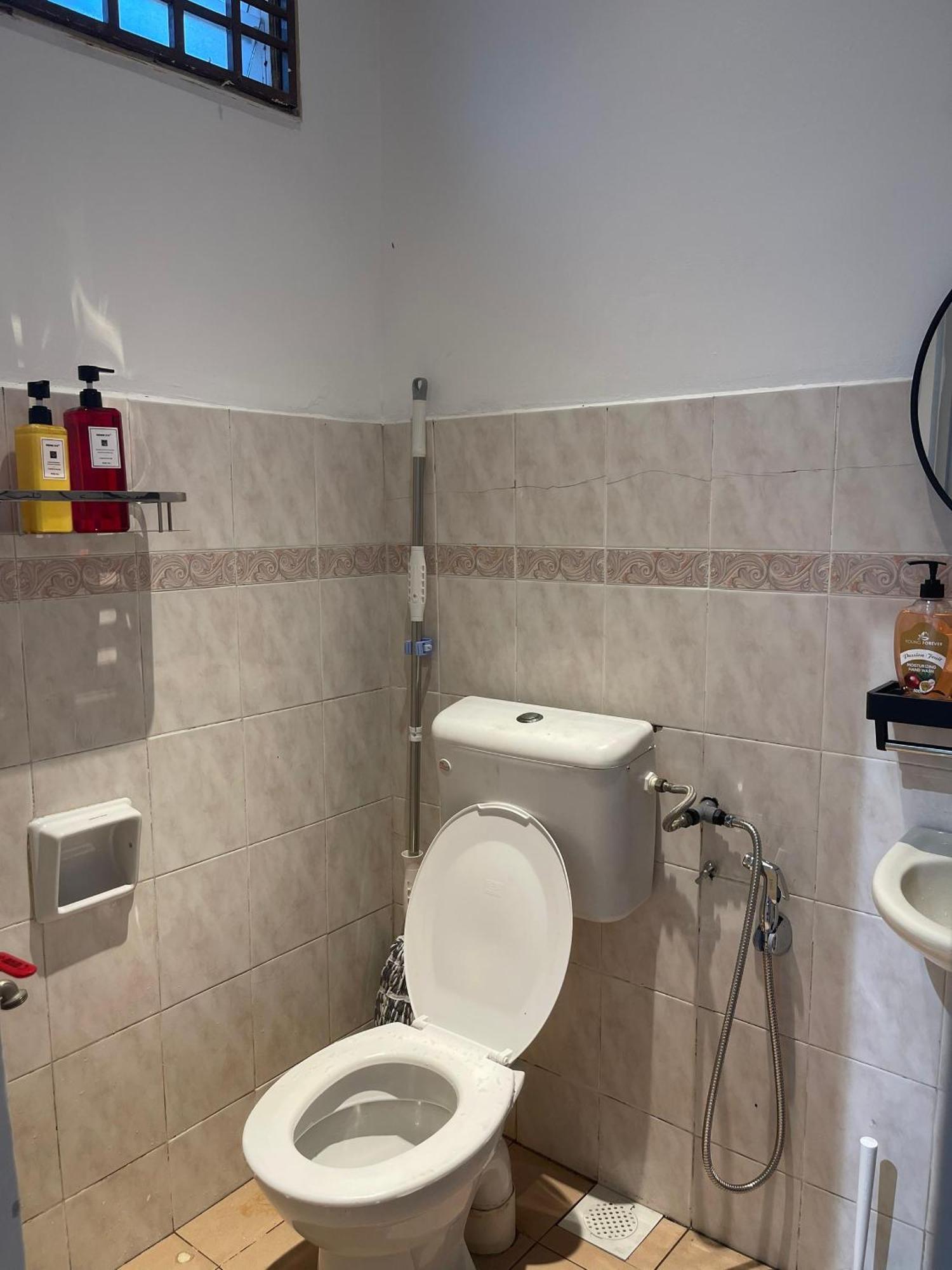 Rumah percutian Bbq Swimming Pool Netflix 11 Pax Bukit Indah Jb